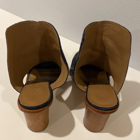 Bernardo Suede Sandals, Size 7 1/2 - Picture 3 of 11